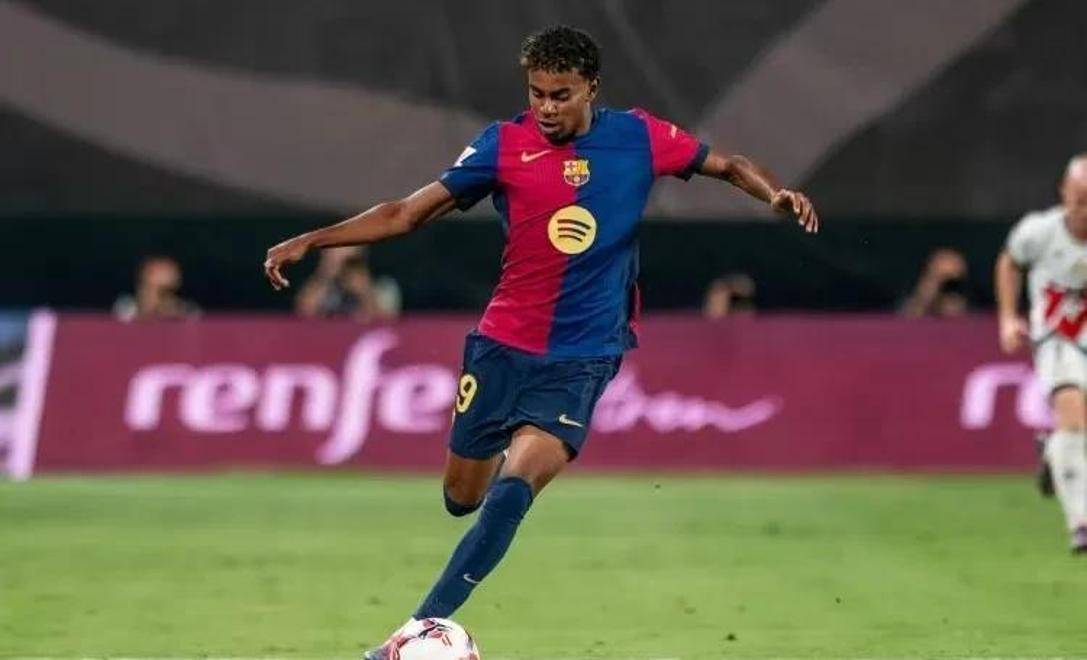 中国击剑小将闵文珺摘得世界中学生运动会首金