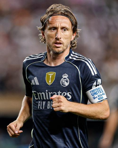 U16男足全胜晋级U17亚洲杯，中国足球队官方发布海报庆祝