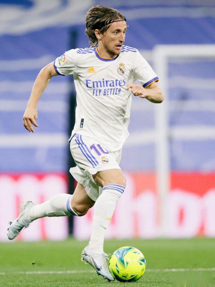 2025 赛季：台北大巨蛋正式成为 CPBL 台湾大赛主场，总入场人数突破 15 万刷新纪录