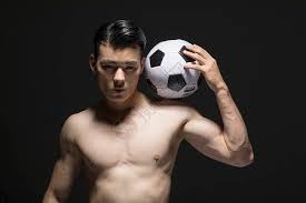 大谷翔平在道奇加盟记者会上全程使用英文致辞，表达对赢得世界大赛的渴望